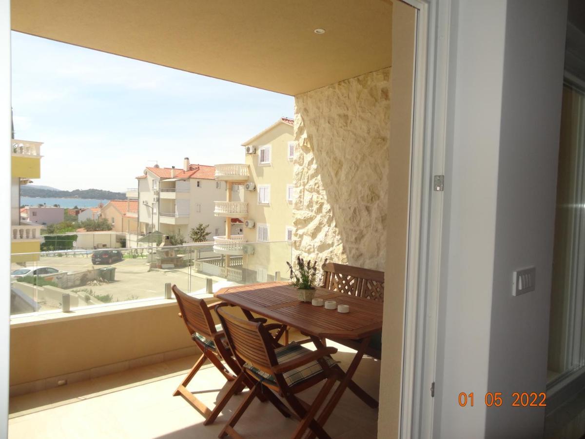 Fantazija Lägenhet Vodice Exteriör bild